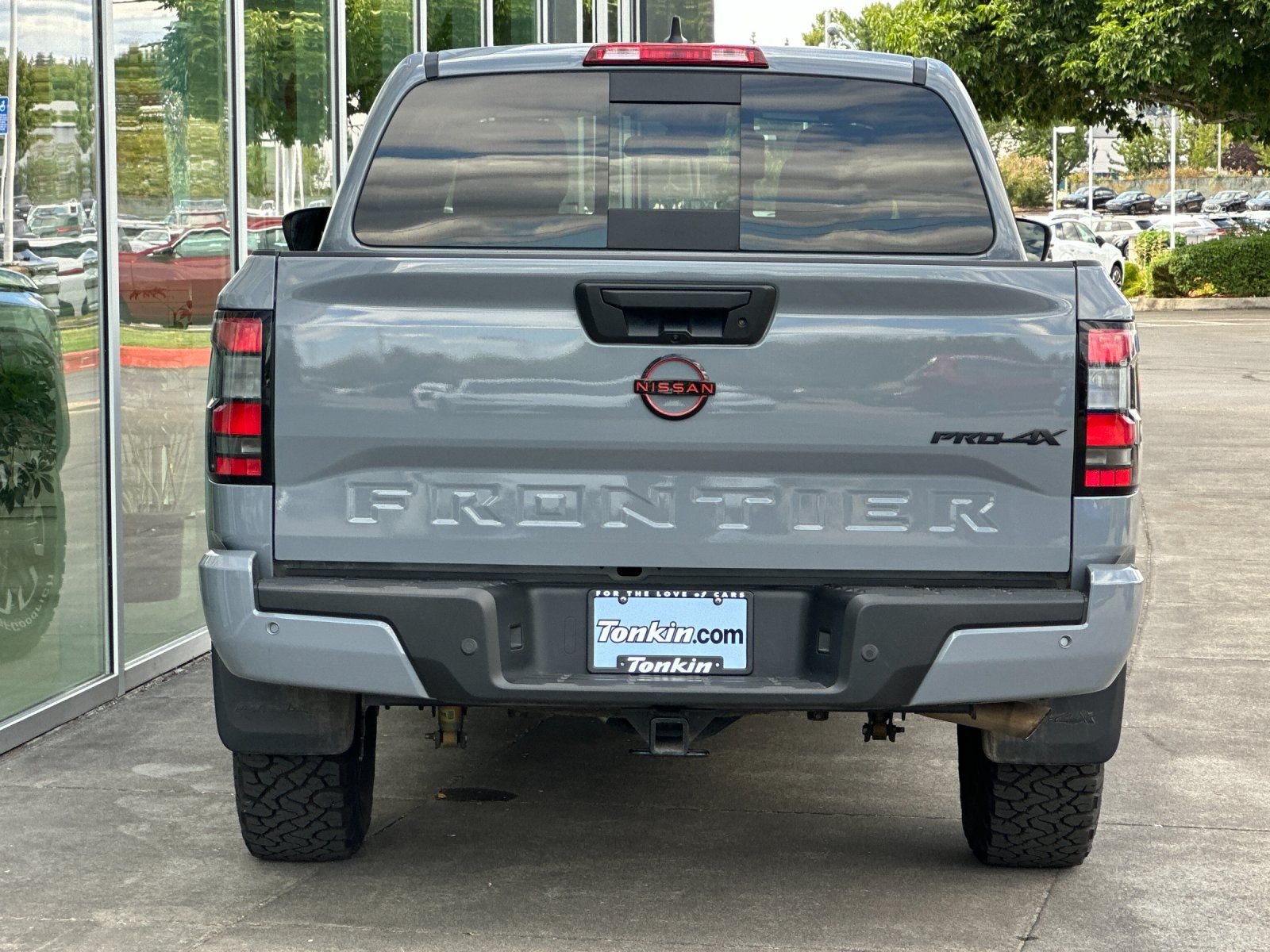Used 2024 Boulder Gray Pearl Nissan PRO-4X image 4