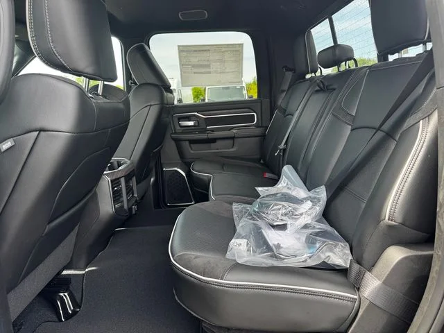 New 2026 Diamond Black Crystal Pearl-Coat Exterior Paint RAM LARAMIE image 20