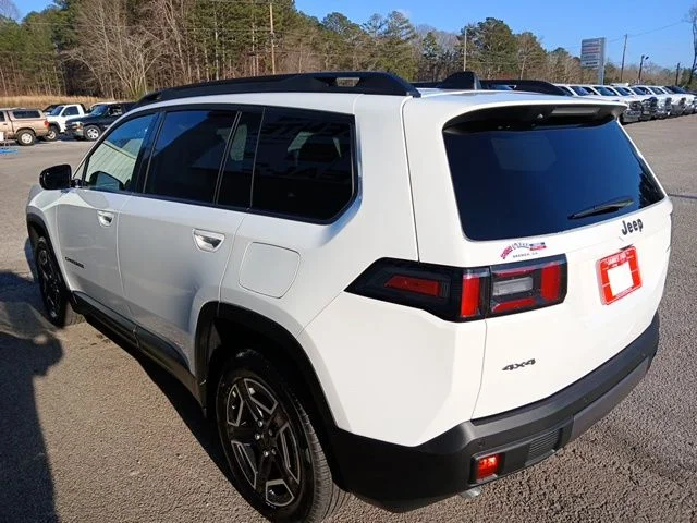 New 2026 Bright White Clear-Coat Exterior Paint Jeep Limited image 6
