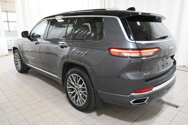 Used 2024 Gray Jeep Summit image 11