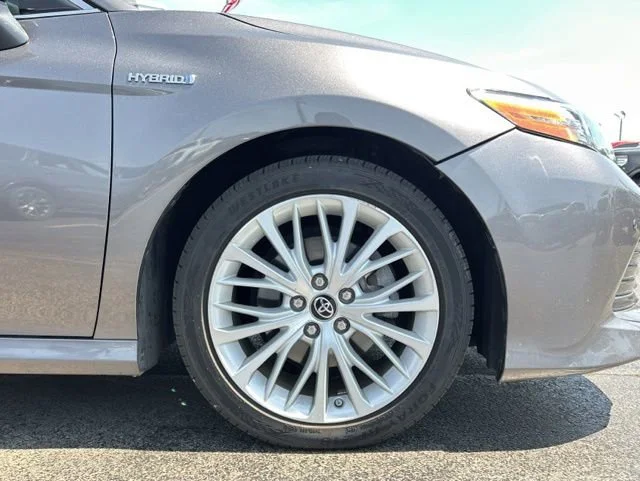 Used 2018 Gray Toyota XLE image 14