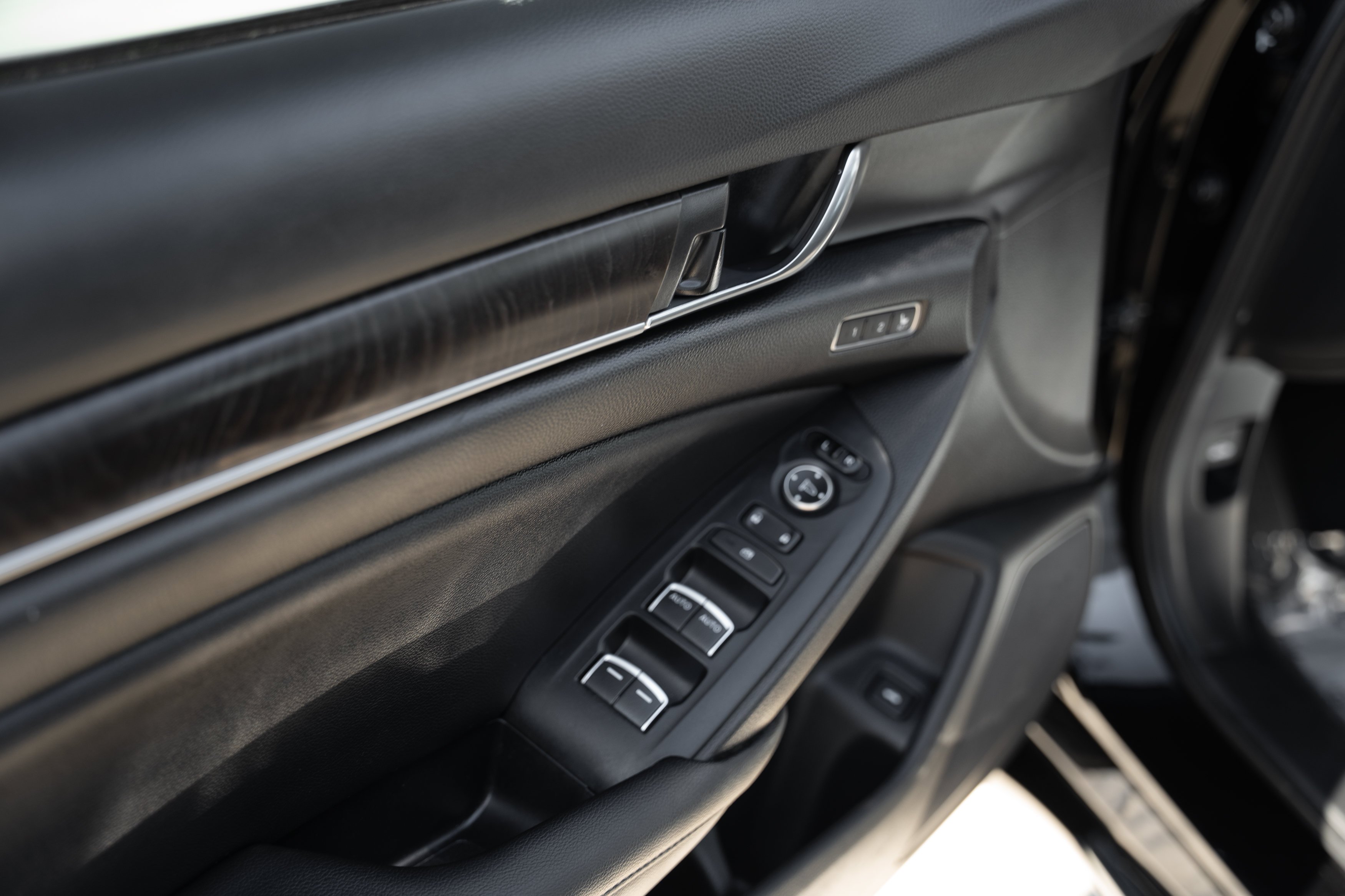 Used 2022 Crystal Black Pearl Honda Touring image 15