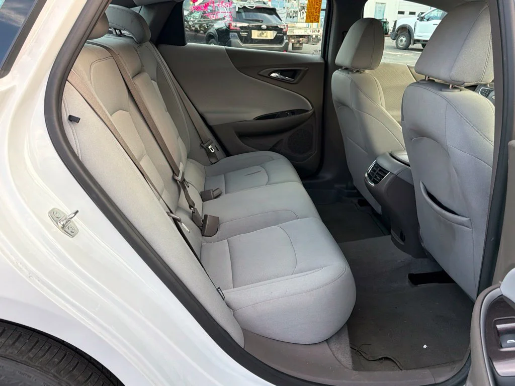 Used 2024 Summit White Chevrolet LT image 22