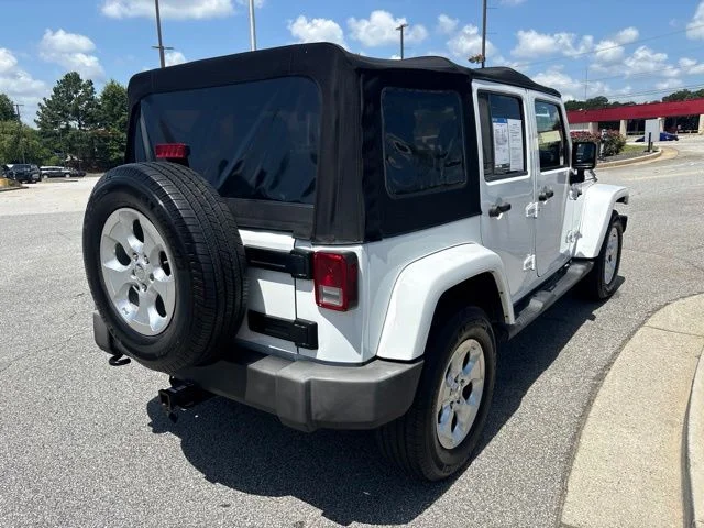 Used 2014 White Jeep Unlimited Sahara image 8