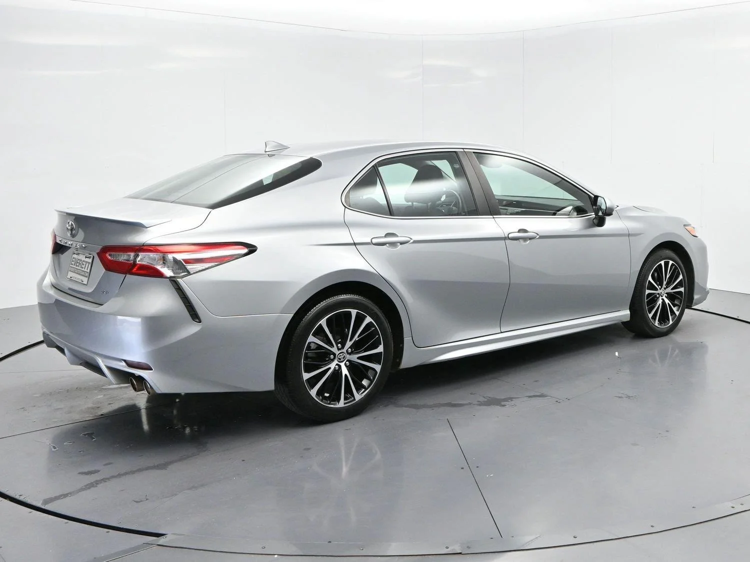Used 2020 Celestial Silver Metallic Toyota SE image 7