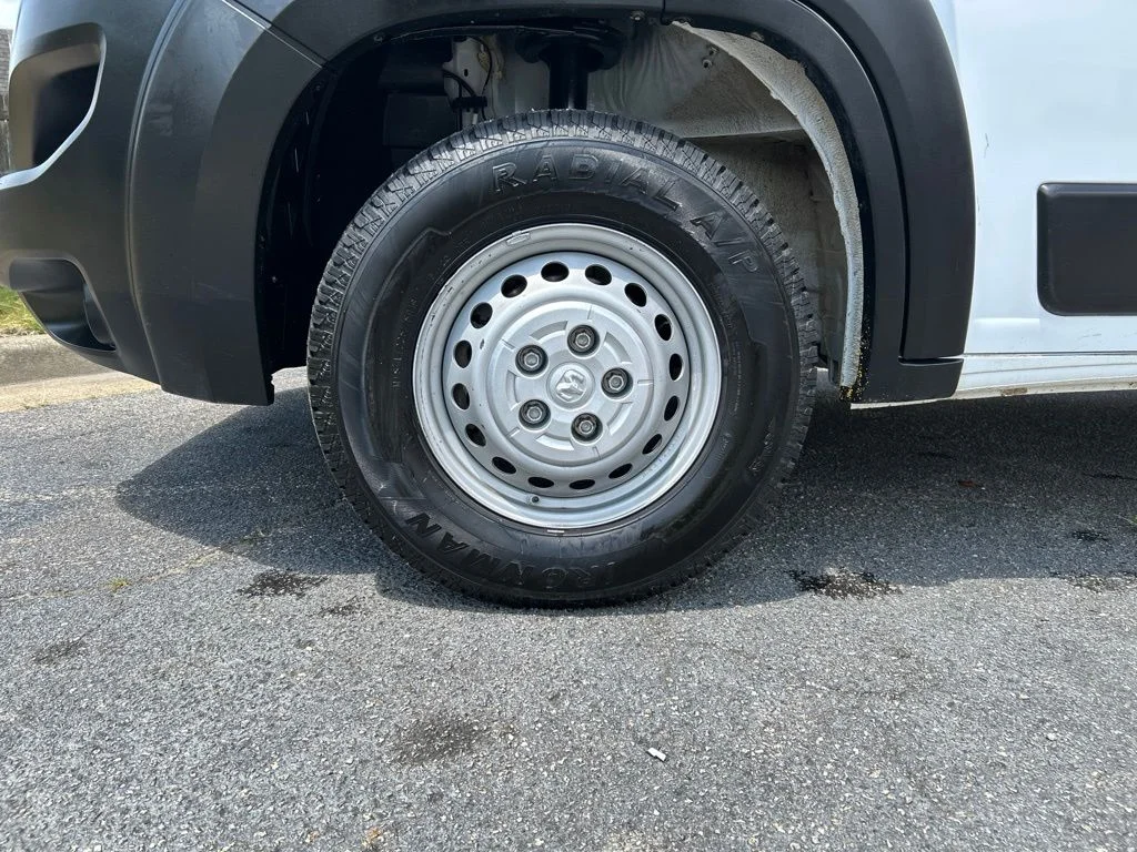 Used 2025 White Ram Base image 11