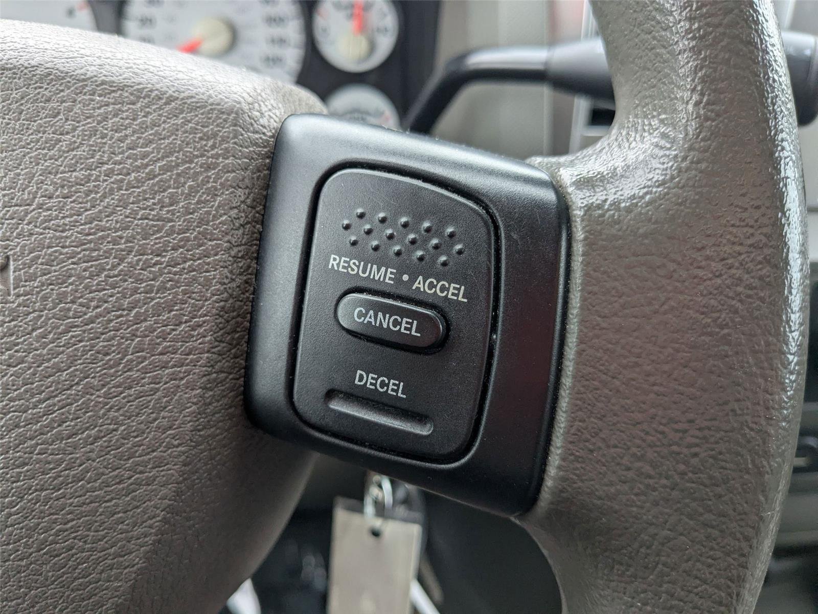 Used 2008 Bright White Dodge SXT image 18