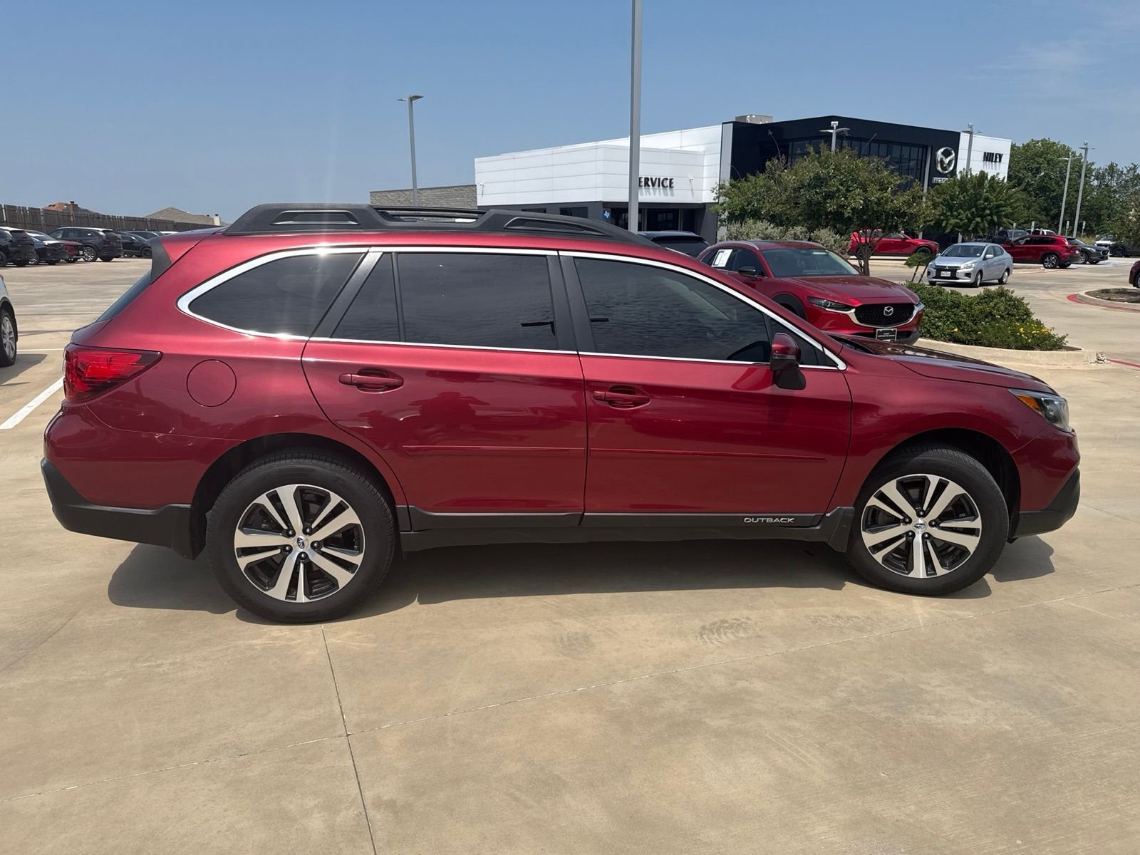 Used 2018 Crimson Red Pearl Subaru 2.5i image 4