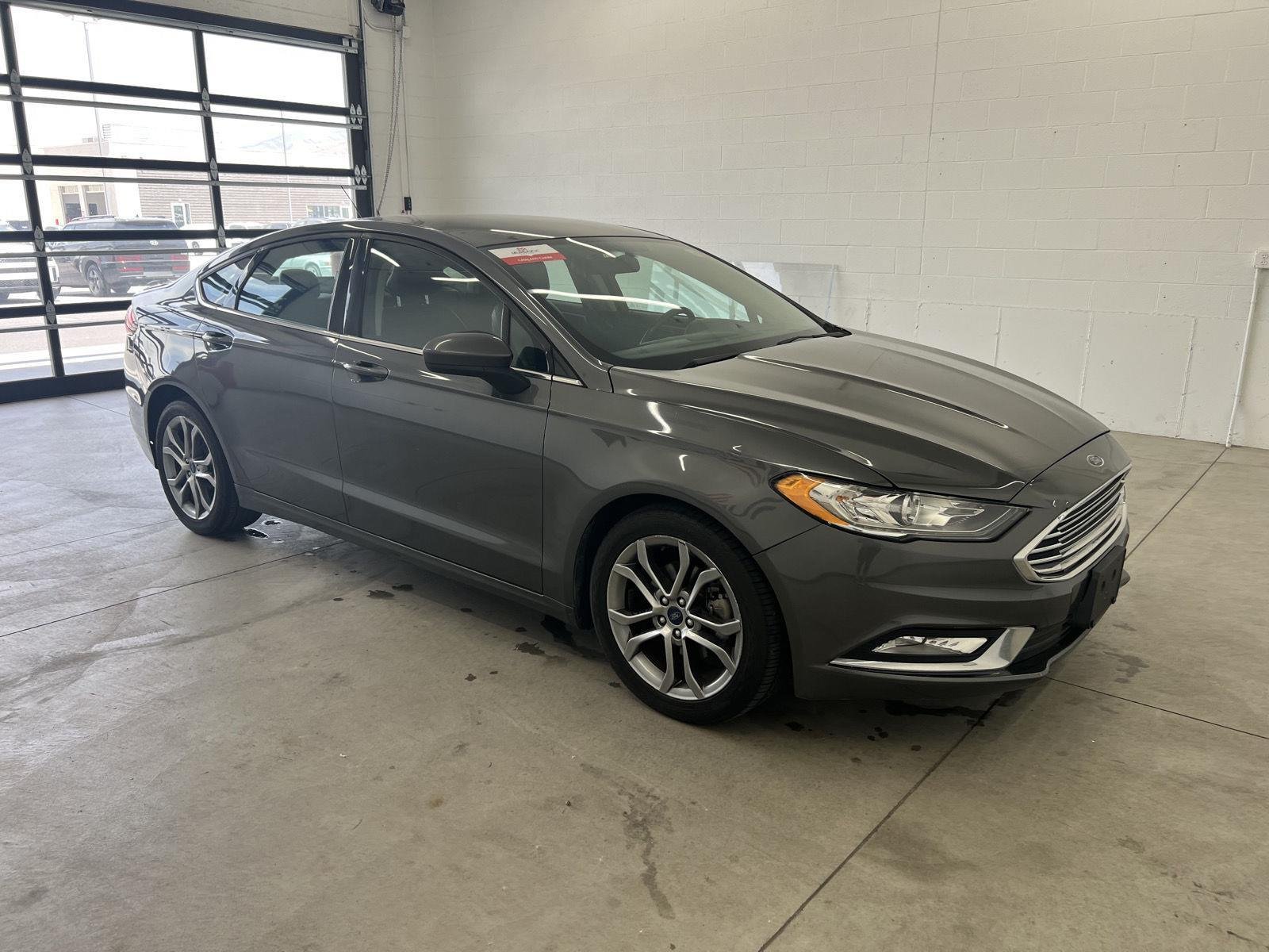 Used 2017 Magnetic Ford SE image 5
