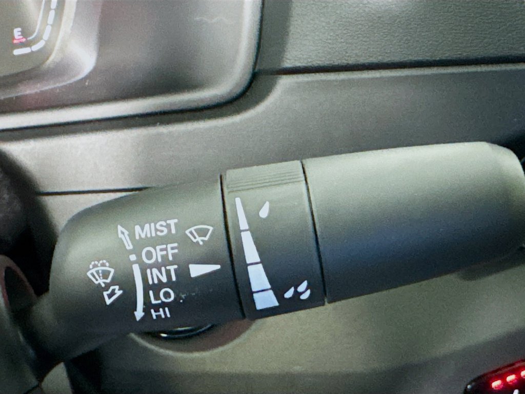 New 2026 Solar Silver Metallic Honda SE image 18