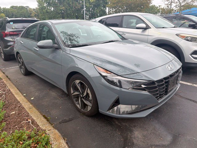 Used 2023 Electric Hyundai Limited image 10