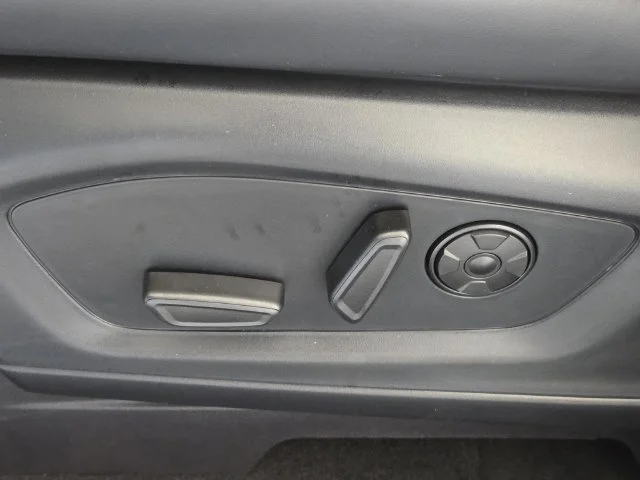 New 2027 Star White Metallic Tri-Coat Ford ST image 23