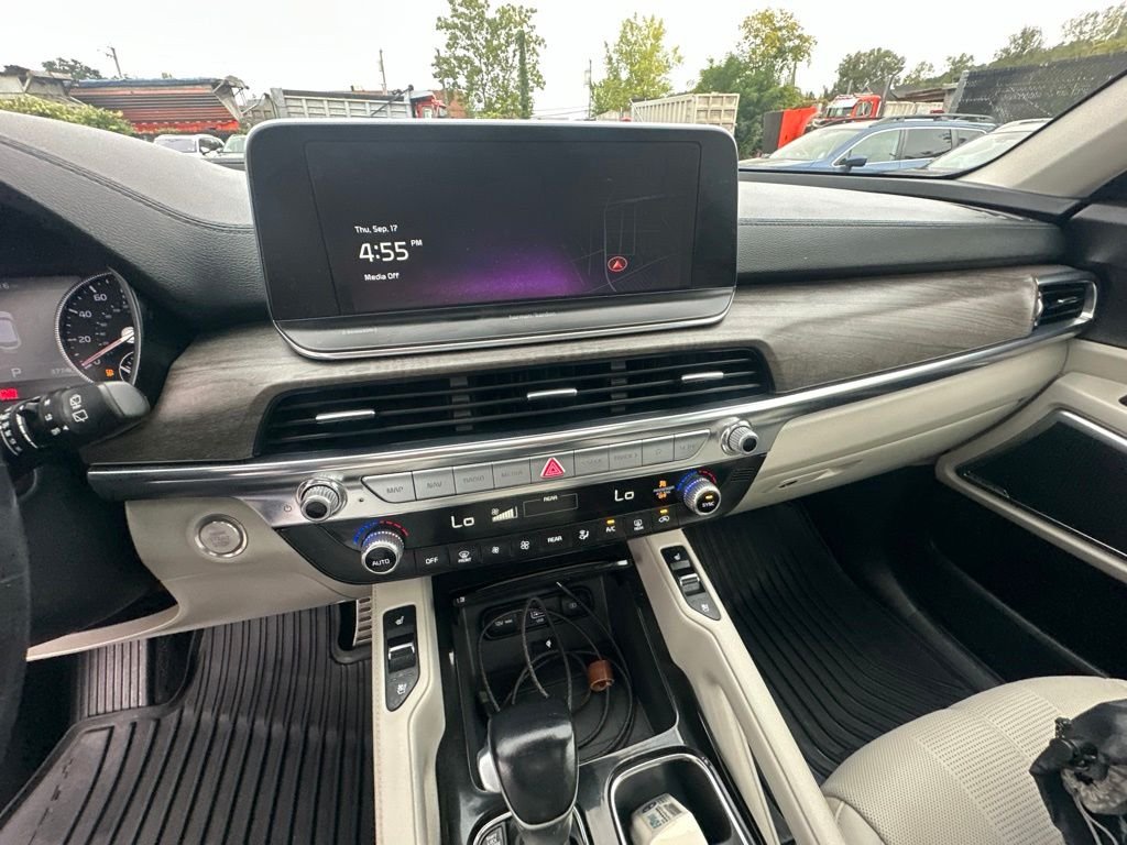 Certified Used 2022 Purple Kia SX image 16