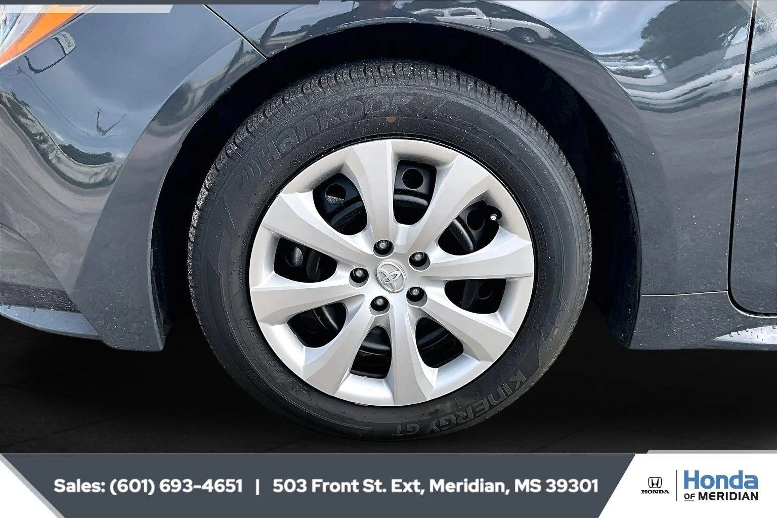 Used 2025 Underground Toyota LE image 7