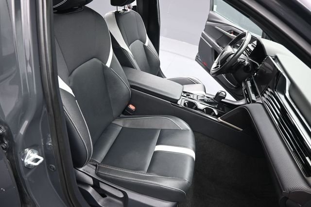 Used 2025  Toyota SE image 24