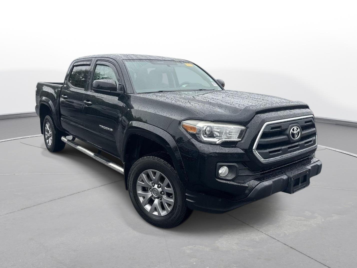 Used 2017 Black Toyota SR5 image 4