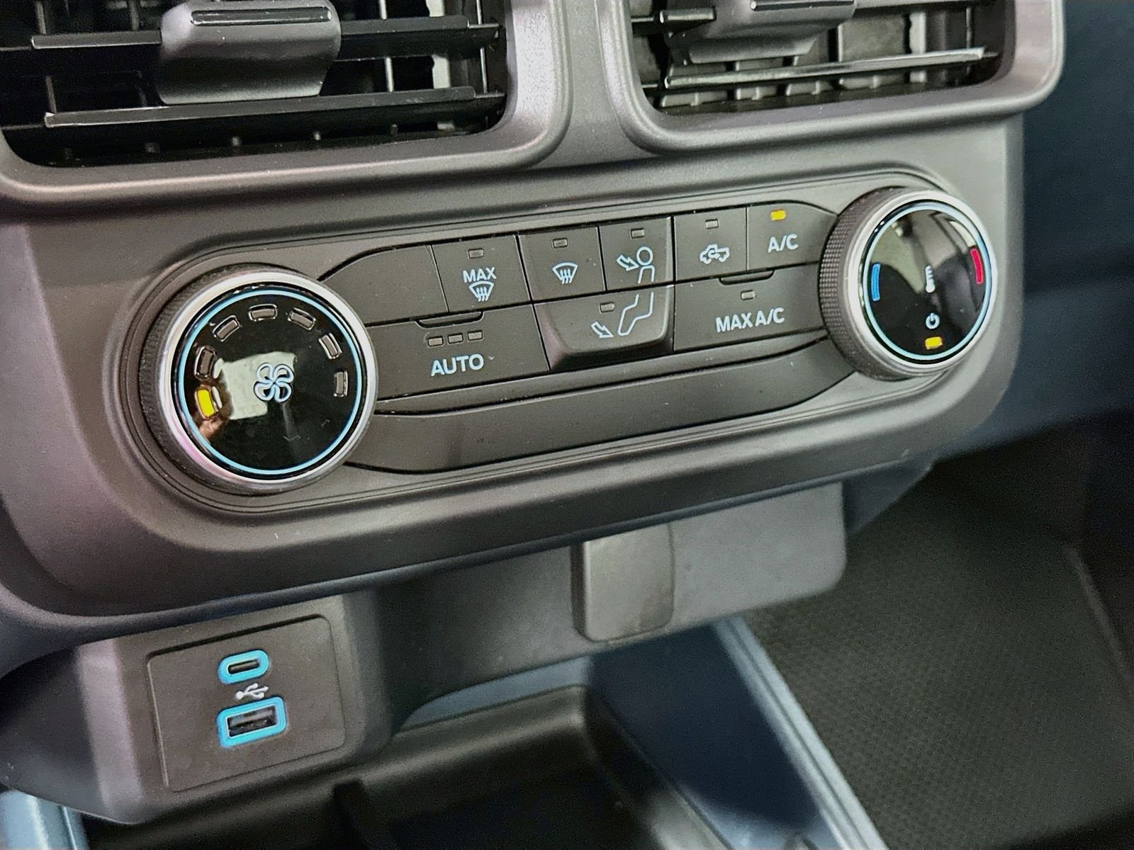 Used 2023 Oxford White Ford XL image 15