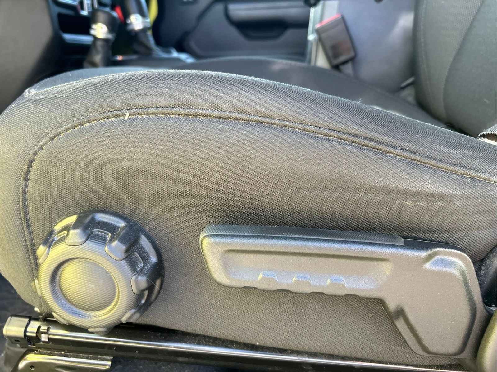 Used 2023 Yellow Jeep Sport S image 26