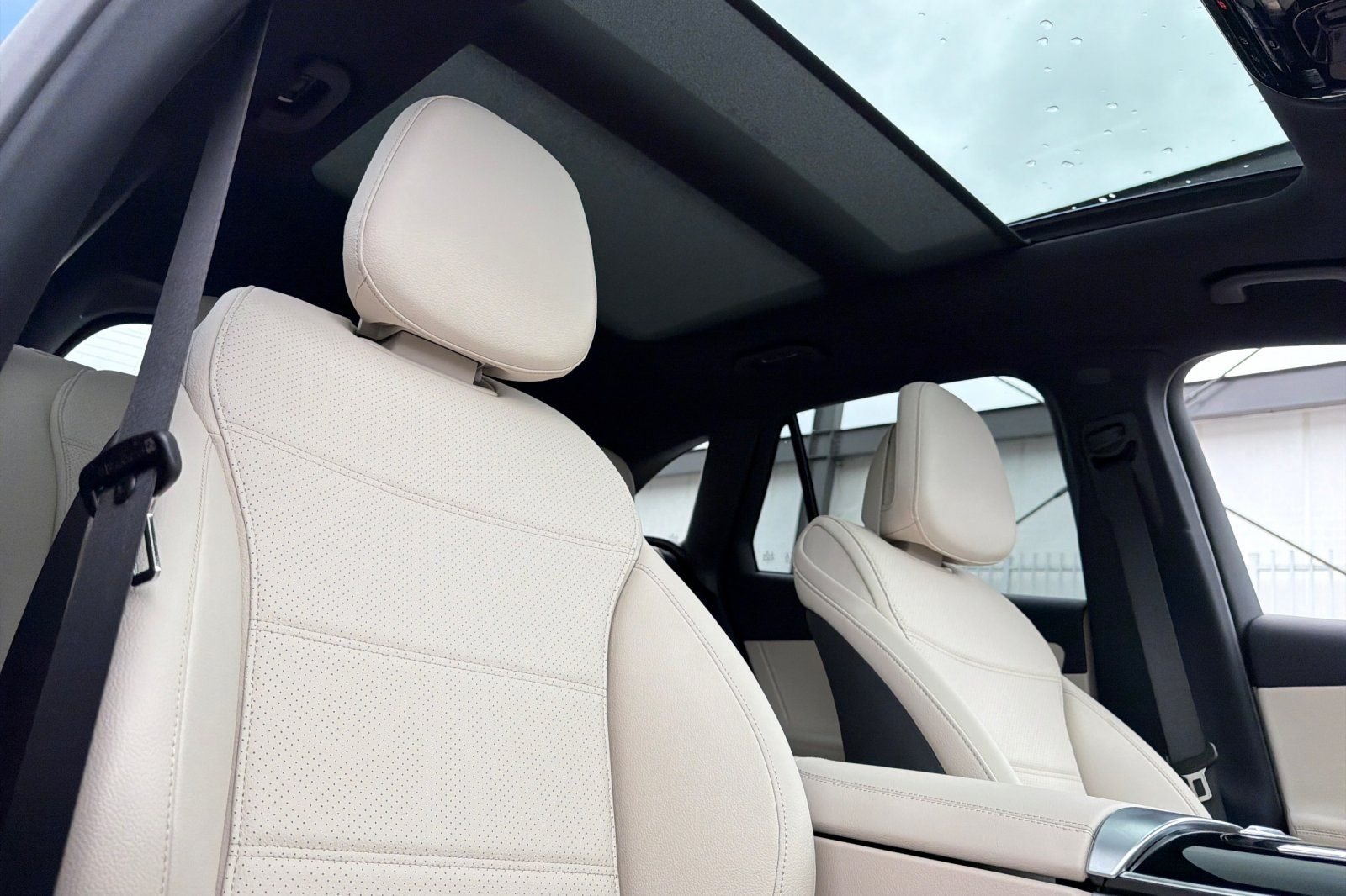 New 2026 Starling Blue Metallic Mercedes-Benz GLC 300 image 3