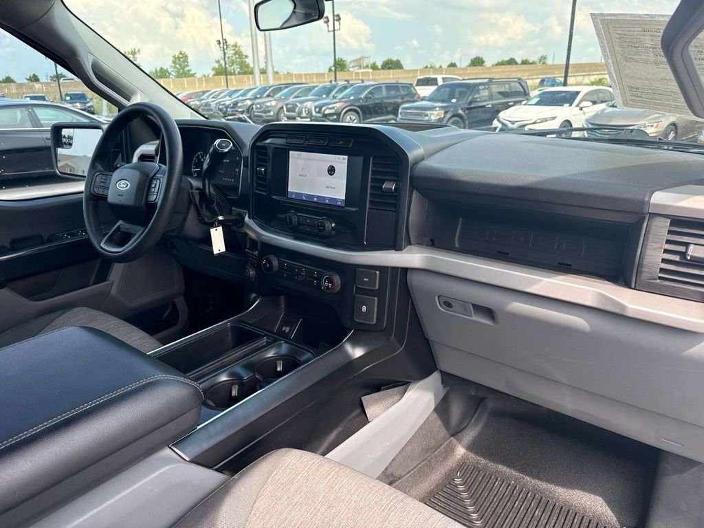 Used 2022 White Ford XL image 18