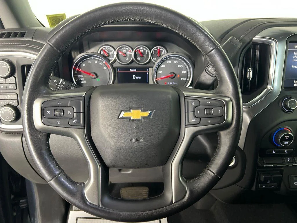 Used 2020 Shadow Gray Metallic Chevrolet LT image 11