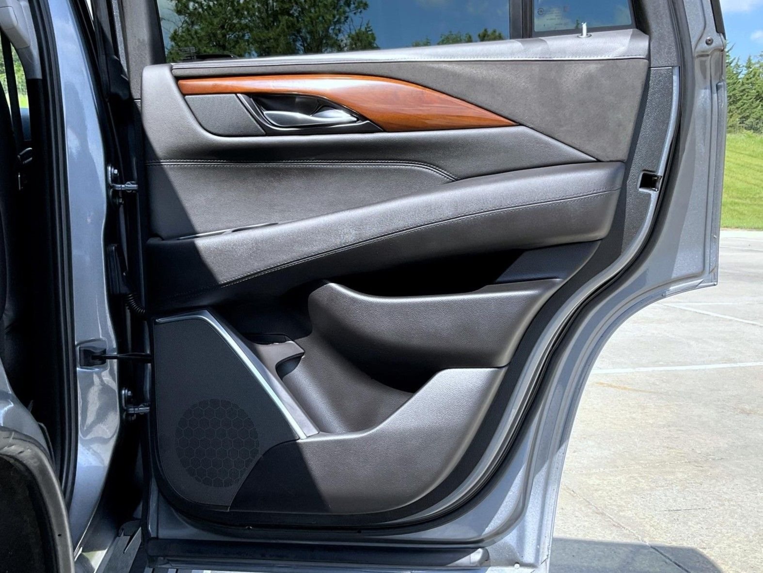 Used 2019 Gray Cadillac Premium Luxury image 18