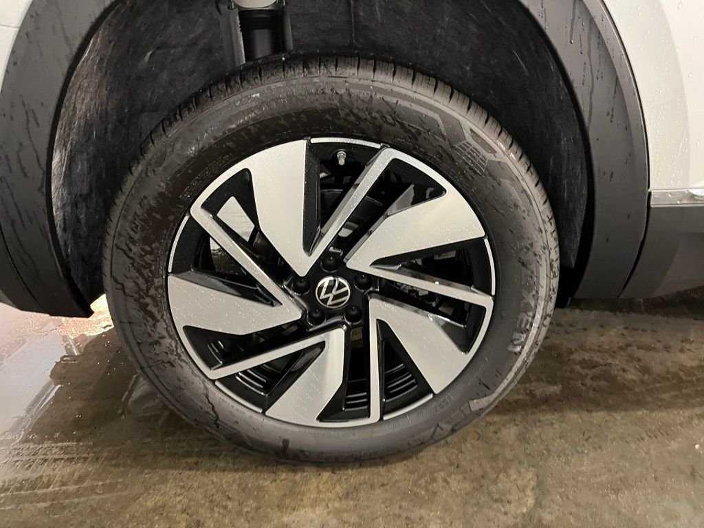 New 2026 White/off-white Volkswagen 2.0T SEL image 30