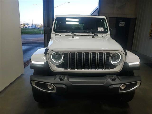 Used 2025 White Jeep Sahara image 3