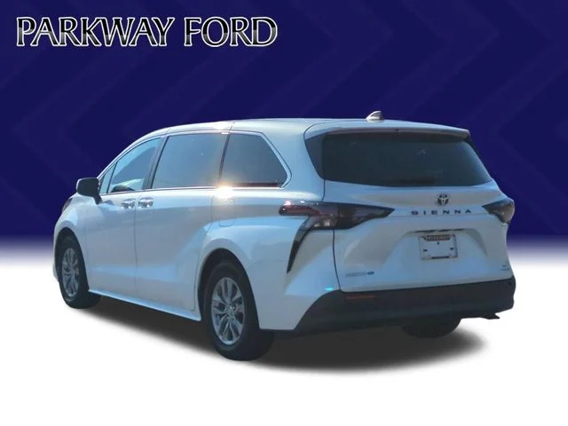 Used 2023 Beige Toyota XLE image 3