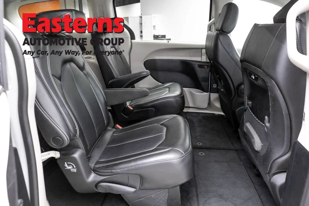 Used 2023 White Chrysler Touring L image 24