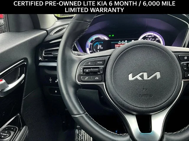 Used 2022 Red Kia LXS image 10