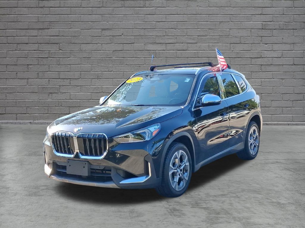 Used 2023 Black BMW xDrive28i image 3