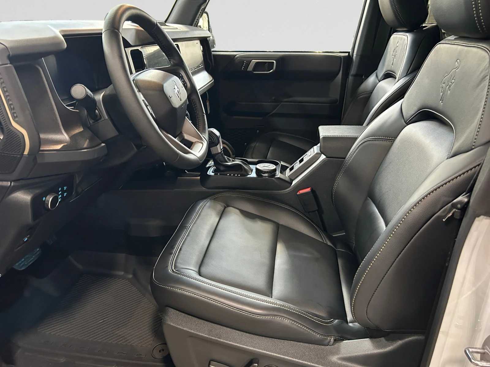 New 2026 Avalanche Grey Ford Badlands image 13
