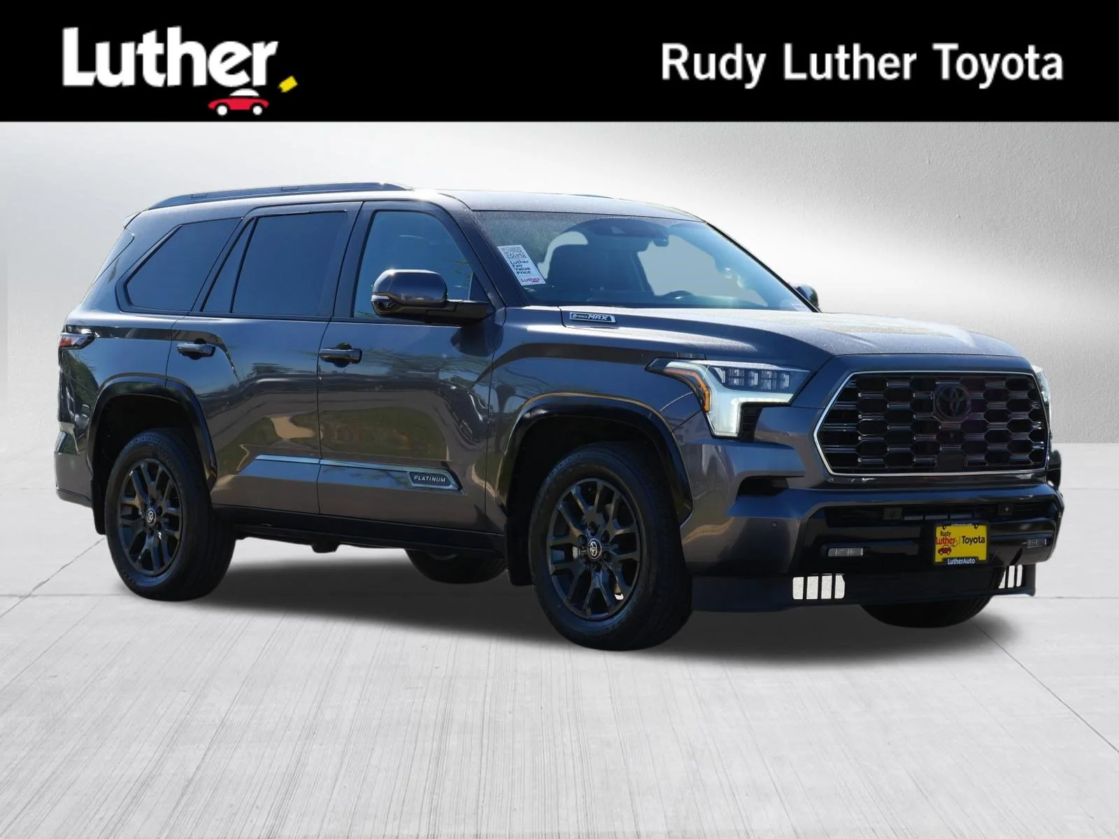 2025 Toyota Sequoia Platinum 4WD i-FORCE MAX Hybrid's photo