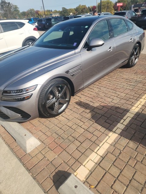 Used 2025 Silver Genesis 3.5T image 3