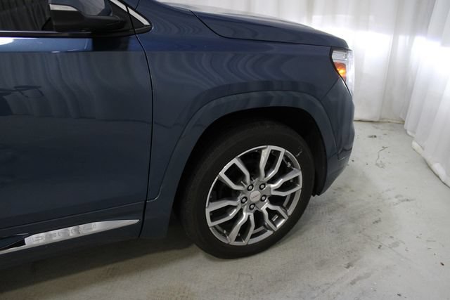 Used 2024 Downpour Metallic GMC Denali image 40