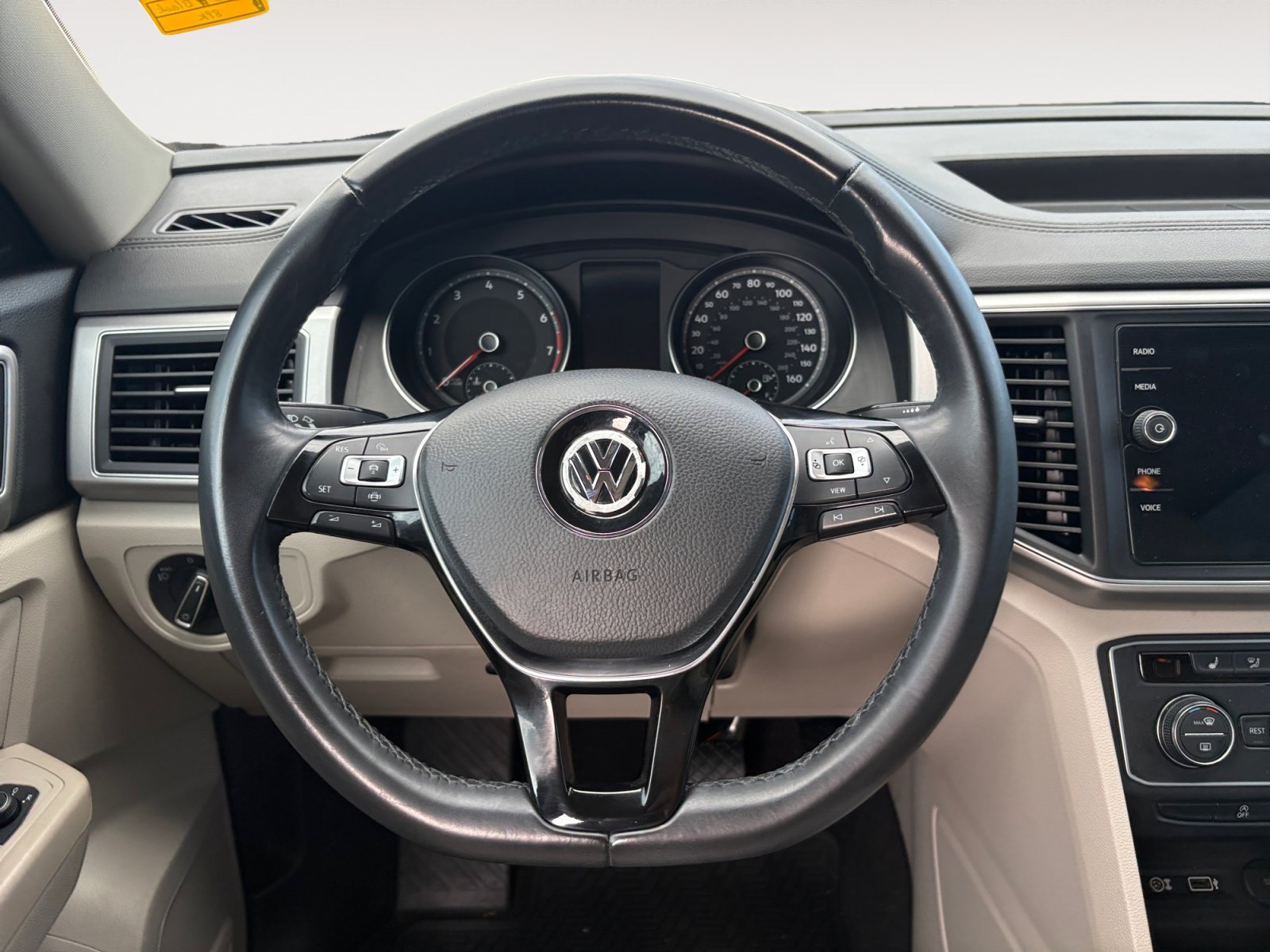 Used 2019 Deep Black Pearl Volkswagen 3.6L V6 SE w/Technology image 13