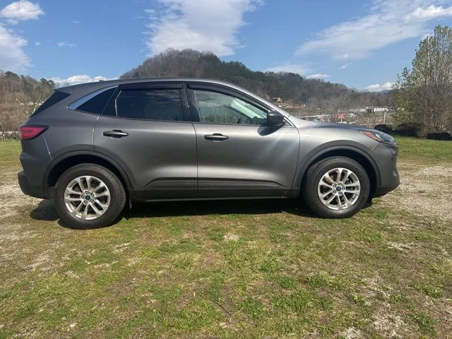 Used 2021 Gray Ford SE image 9