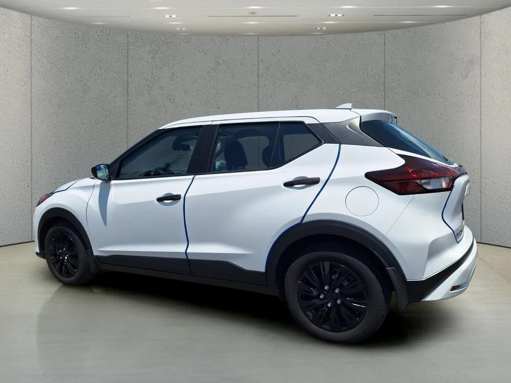 Used 2025 White Nissan S image 7