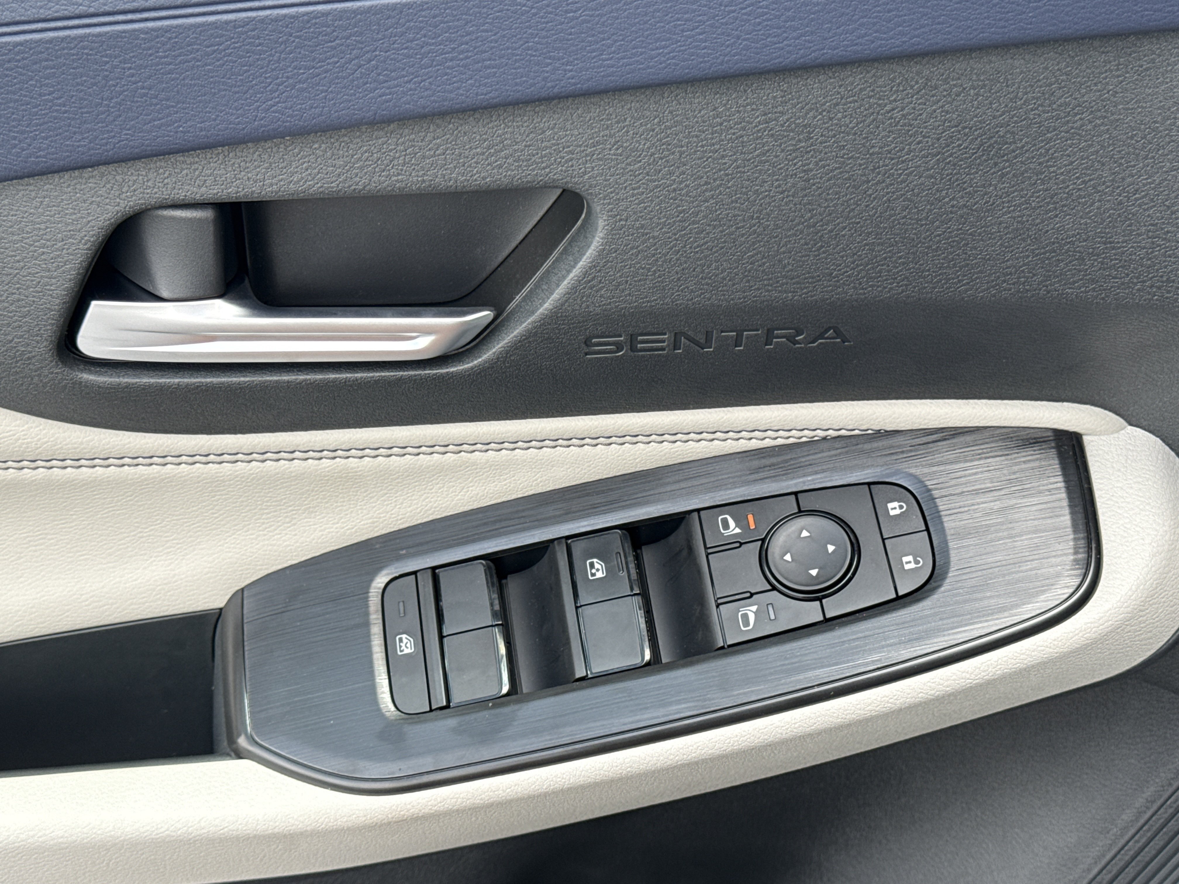 New 2026 Atlantic Gray Metallic Nissan SL image 16