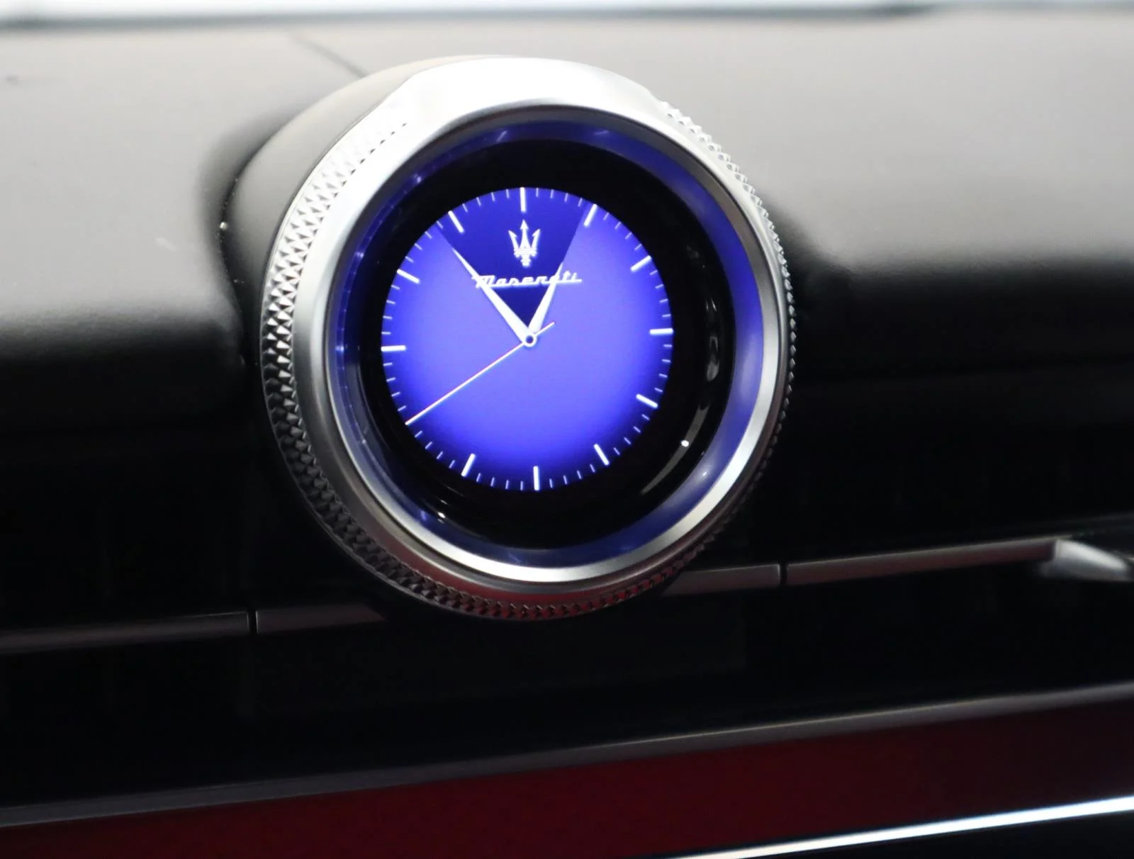 New 2025 Grigio Lava Metallic Maserati Modena AWD image 36