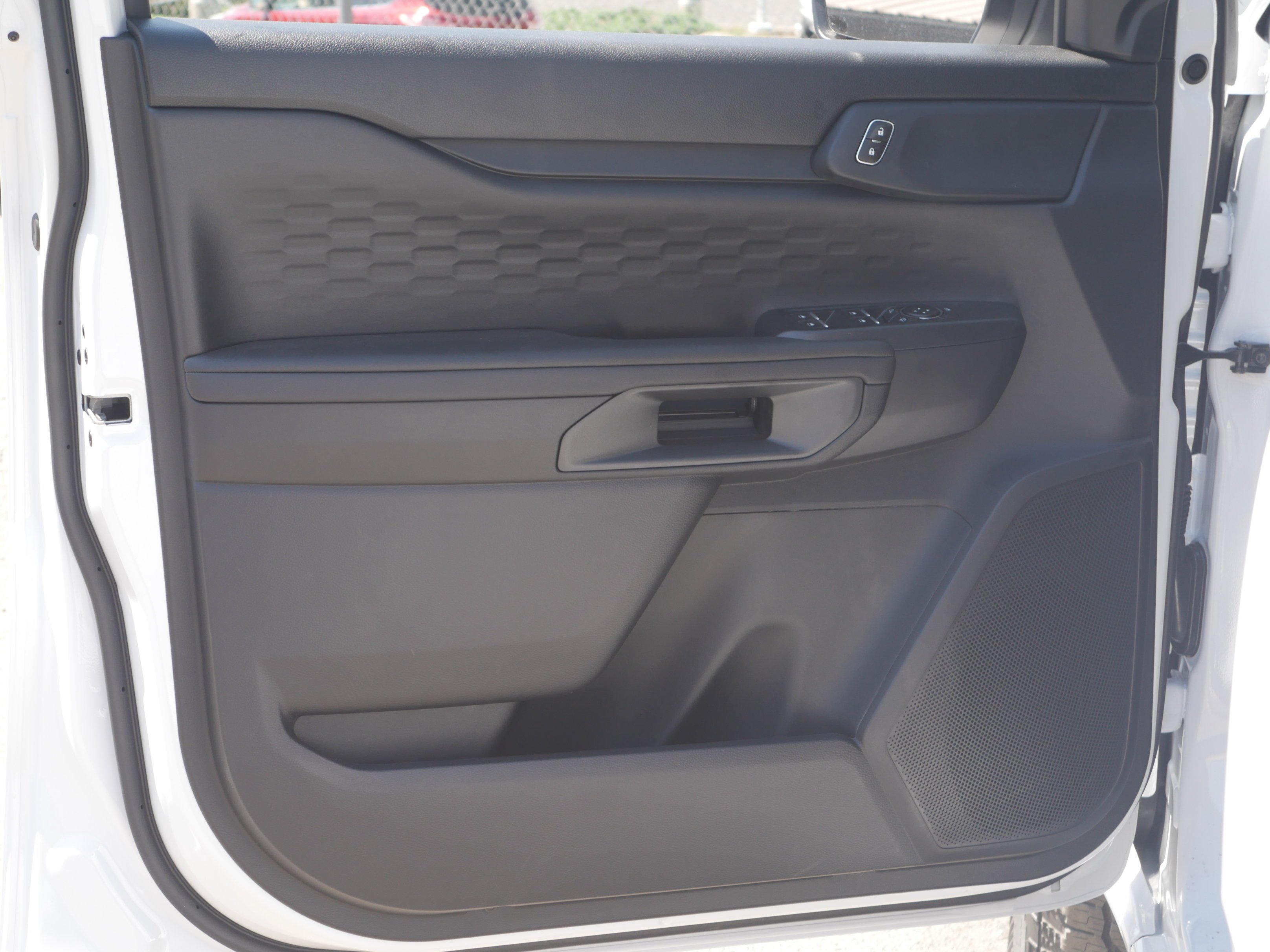 New 2026 Oxford White Ford XL image 33