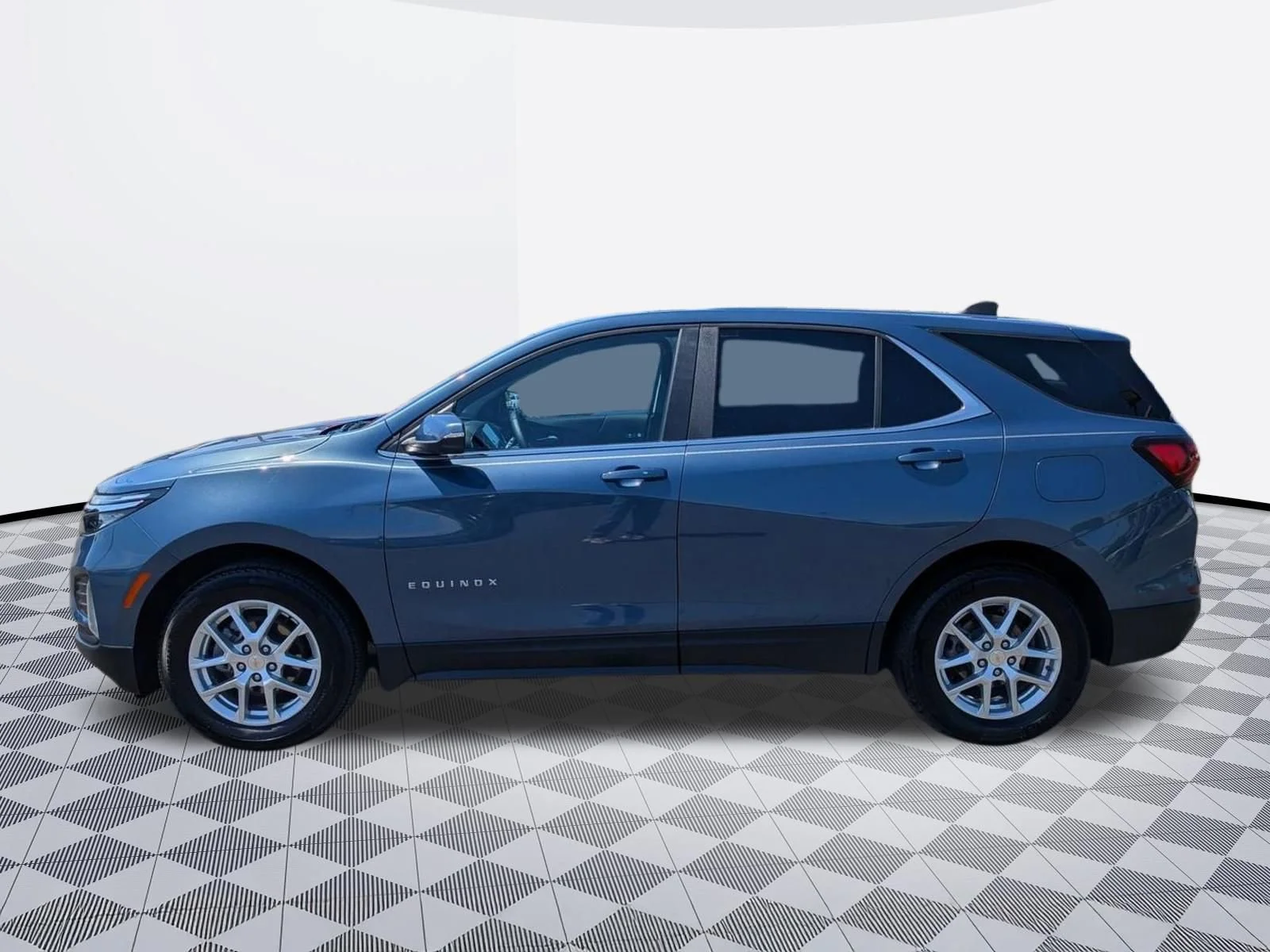 Used 2024 Lakeshore Blue Metallic Chevrolet LT image 8