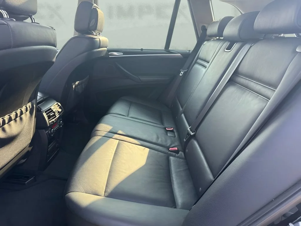 Used 2013  BMW xDrive35i image 9