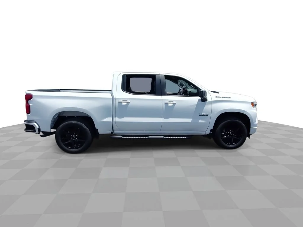New 2026 Summit White Chevrolet RST image 9