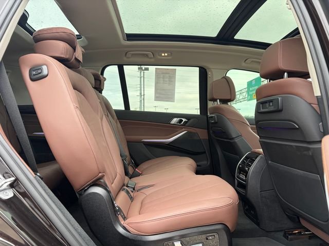 Used 2022 Brown Metallic BMW xDrive40i image 13