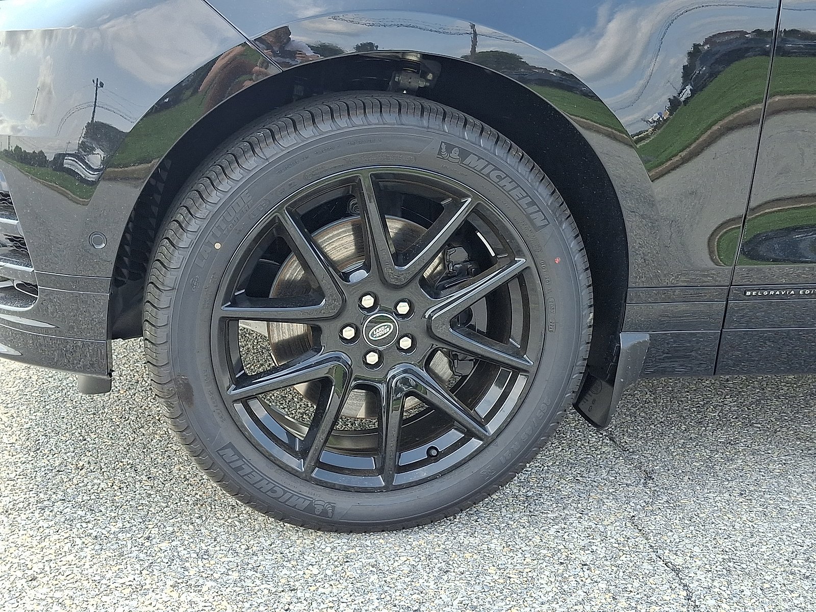 New 2026 Santorini Black LAND ROVER  image 2