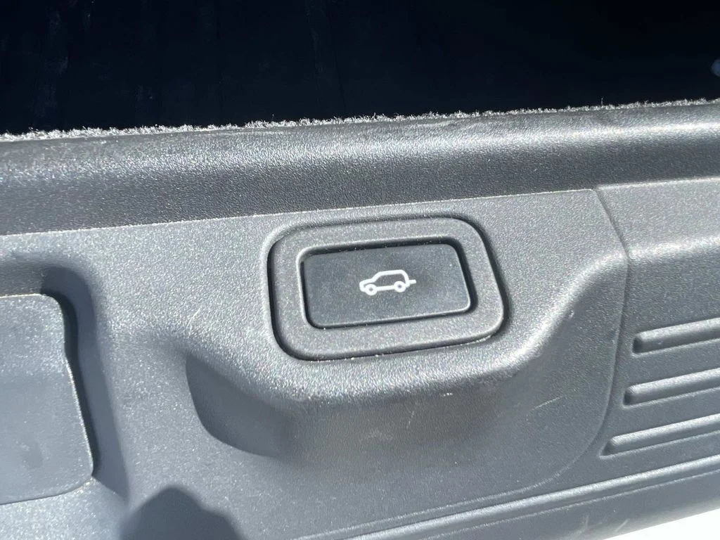Used 2016 White Land Rover HSE image 10