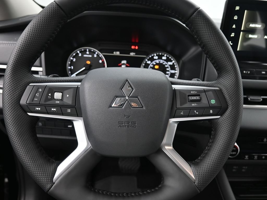 New 2026 Black Mitsubishi SE image 12