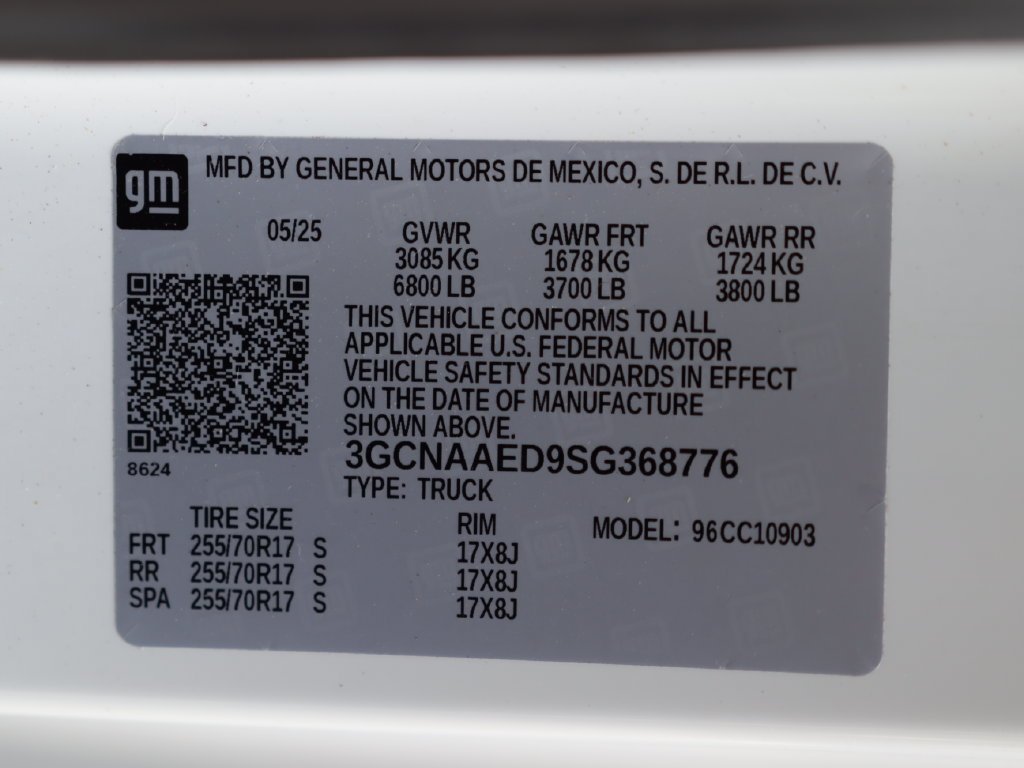 Used 2025 Summit White Chevrolet WT image 31
